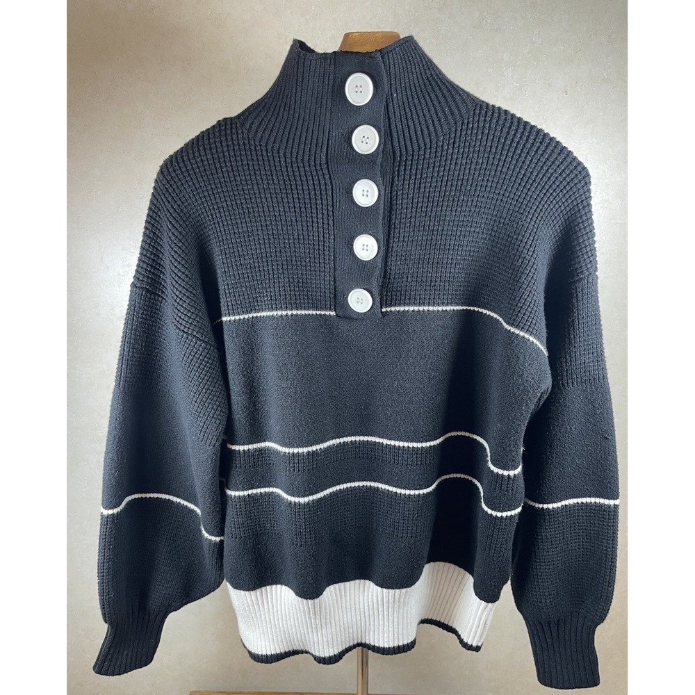 Oversized knit with front buttons and black stripes Size M